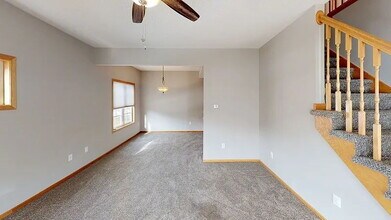 2204 NW Ashton Ln in Ankeny, IA - Building Photo - Building Photo