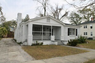 630 W 38th St in Savannah, GA - Building Photo