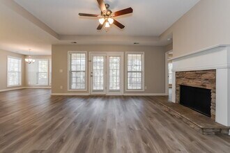 173 Revolutionary Dr in Hampton, GA - Foto de edificio - Building Photo