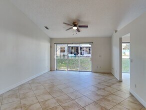 705 Paddington Pl in Deltona, FL - Building Photo - Building Photo