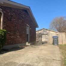 11008 Albion Dr in Louisville, KY - Building Photo - Building Photo