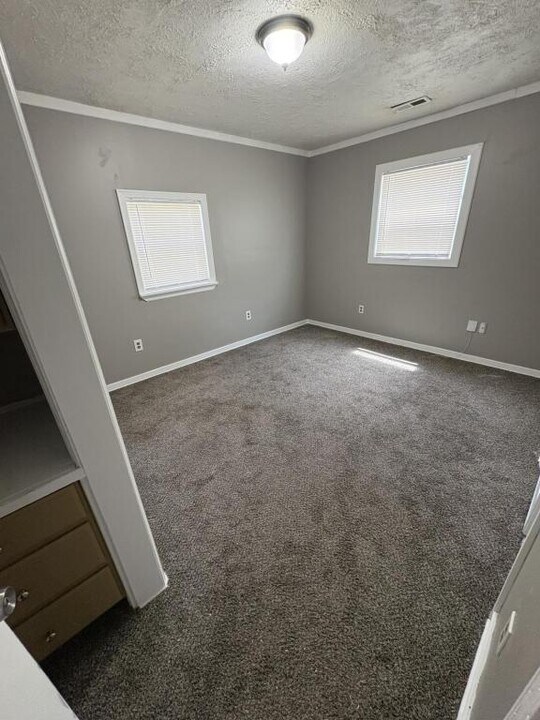 804 N Capelle St in Grain Valley, MO - Building Photo