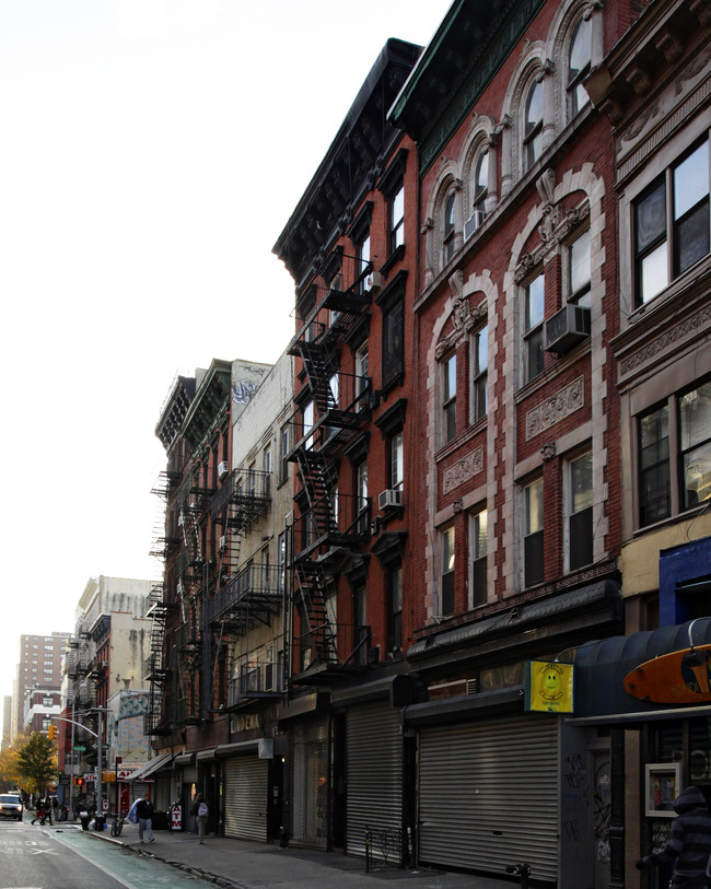 157 Rivington St in New York, NY - Foto de edificio - Building Photo