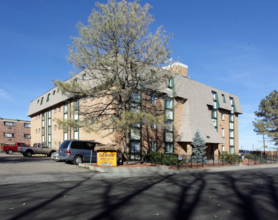 La Fontaine Apartments in Aurora, CO - Building Photo