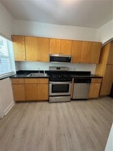 1027 Euclid Ave in Miami Beach, FL - Building Photo - Building Photo