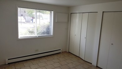 637 W Pickwick Ct in Mount Prospect, IL - Building Photo - Building Photo