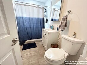 151 E Cottage St, Unit #3 in Boston, MA - Building Photo - Building Photo