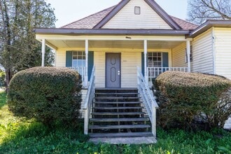208 Spring St in Adamsville, AL - Building Photo - Building Photo