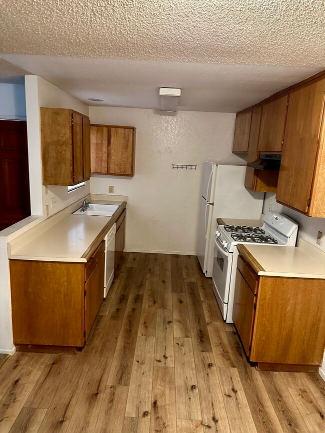 3350 Santa Maria Way, Unit Quail Meadows 201A in Santa Maria, CA - Building Photo - Building Photo