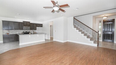 9404 Hunter Ln in Austin, TX - Building Photo - Building Photo