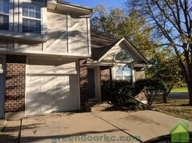 500 Kenneth Ln in Belton, MO - Building Photo