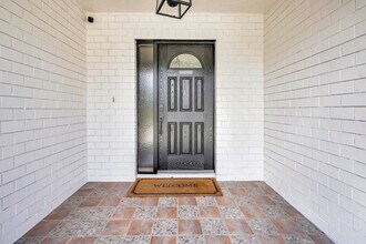 98 Chardon Pl in Naples, FL - Building Photo - Building Photo