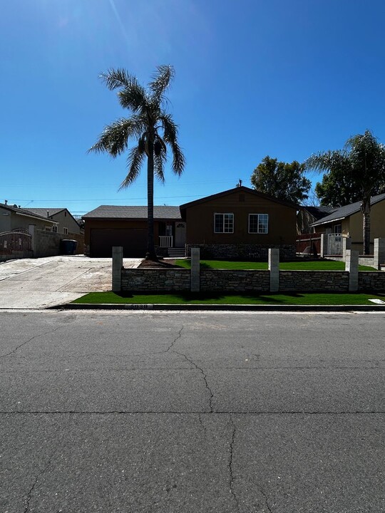 5030 Foothill Ave in Riverside, CA - Building Photo