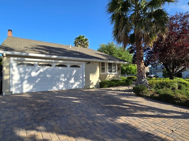 property at 215 Avenida España