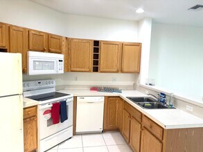 8239 Mulligan Cir in Port St. Lucie, FL - Building Photo - Building Photo