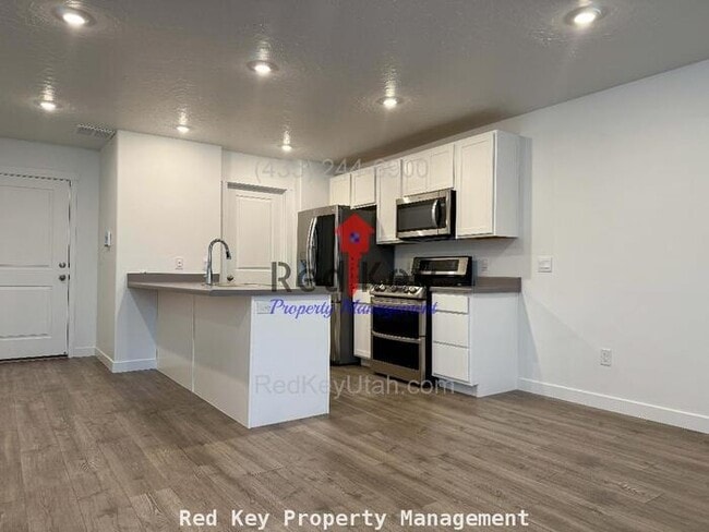 1878 N Blue Iris Ave in Tooele, UT - Building Photo - Building Photo