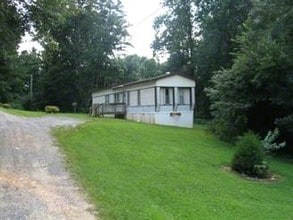 510 Howard Fraley Ln in Dallas, NC - Foto de edificio - Building Photo