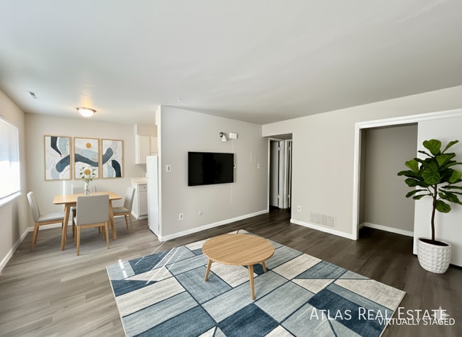 property at 4414 N Chestnut St