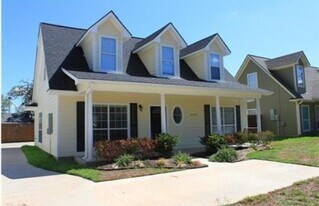 3707 Holick Ln in Bryan, TX - Building Photo