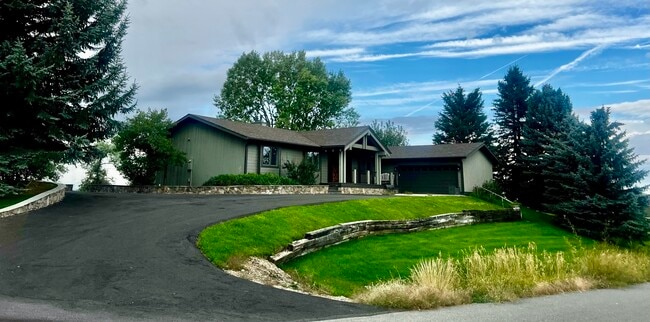 property at 5014 Justin Ln