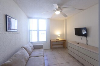 1391 S Ocean Blvd in Pompano Beach, FL - Building Photo - Building Photo