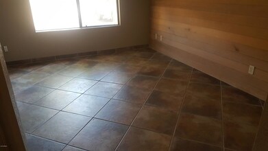 2035 S Elm St-Unit -105 in Tempe, AZ - Foto de edificio - Building Photo