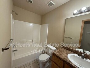 1947 S Farm Rd 123 in Springfield, MO - Building Photo - Building Photo