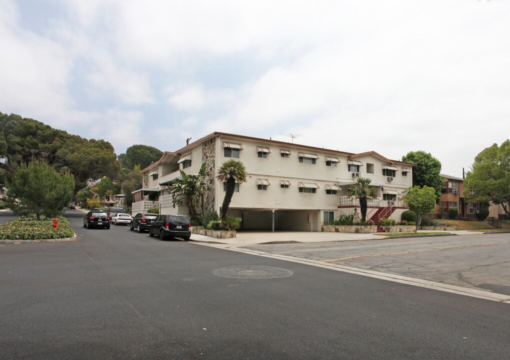 300 Bethany Rd in Burbank, CA - Building Photo
