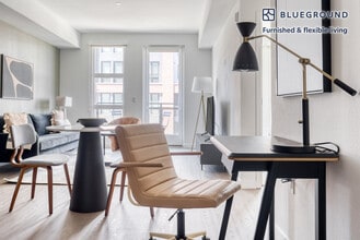 4310 Hubbard St-Unit -FL3-ID1031 in Emeryville, CA - Foto de edificio - Building Photo