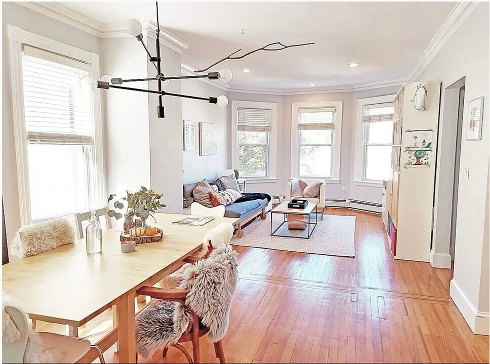 118 Franklin St in Brookline, MA - Building Photo
