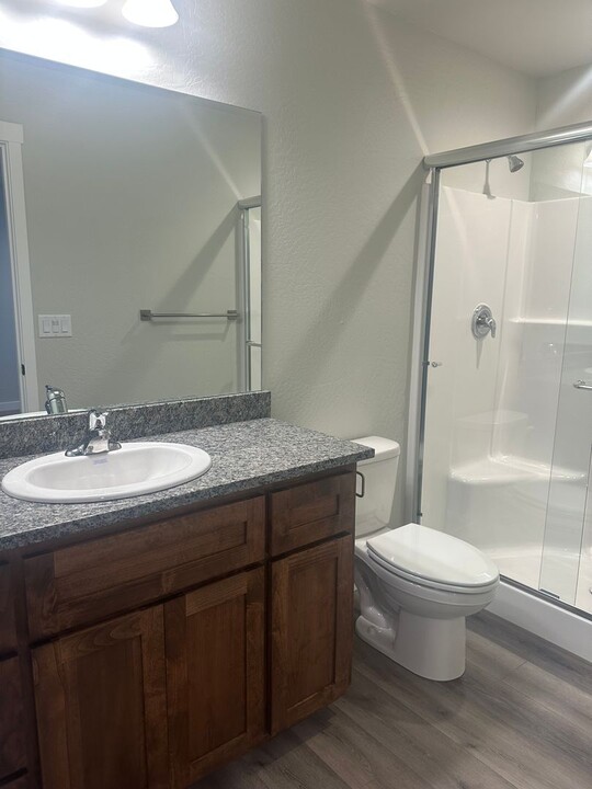 4738-4740 Gebhard Rd in Central Point, OR - Building Photo