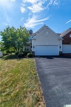 1828 Majestic Dr in Orefield, PA - Building Photo - Building Photo