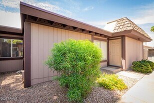 928 S Casitas Dr in Tempe, AZ - Building Photo