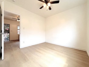 727 E 81st St in Los Angeles, CA - Building Photo - Building Photo