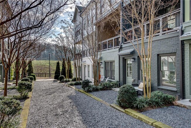 768 Aerial Way in Atlanta, GA - Building Photo - Building Photo