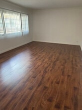 8306 W Manchester Ave in Los Angeles, CA - Building Photo - Building Photo