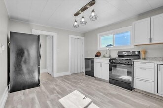 1229 McKee Rd in Crescent, PA - Building Photo - Building Photo