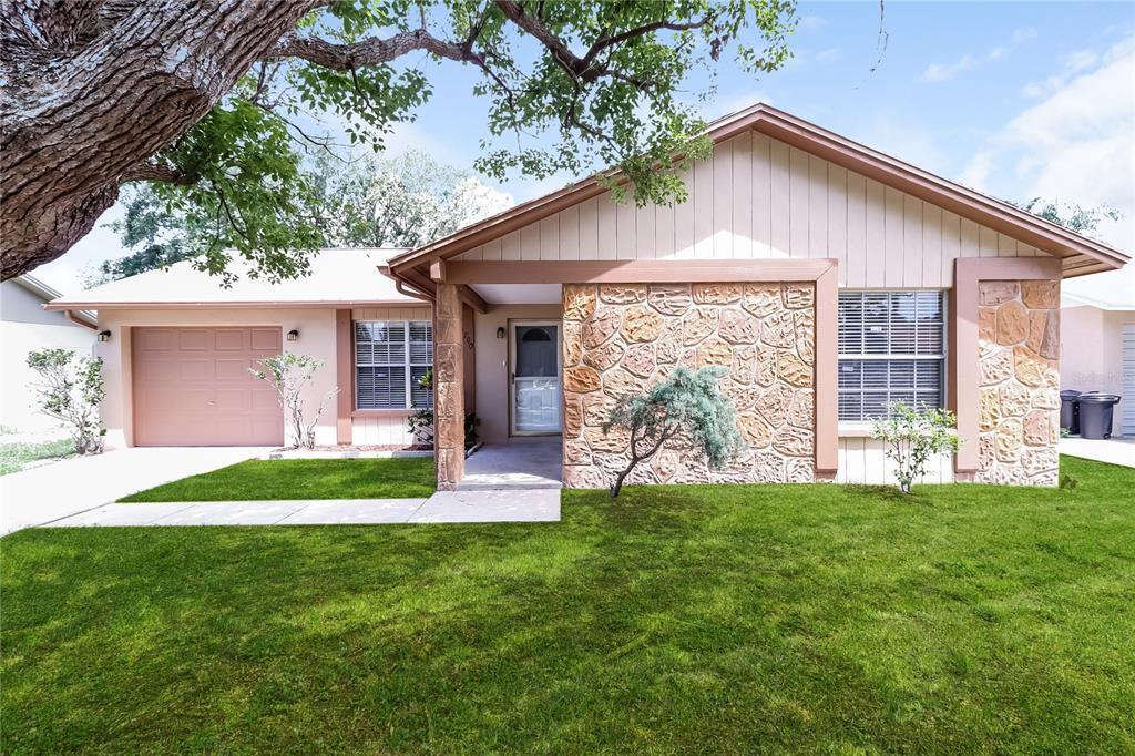 3700 McCloud St in New Port Richey, FL - Building Photo
