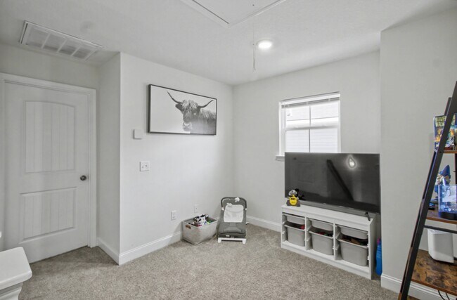 1052 Grayson Ave in Hinesville, GA - Building Photo - Building Photo