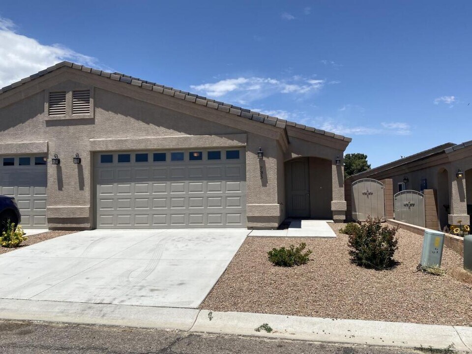 735 Vista Grande Dr in Kingman, AZ - Building Photo