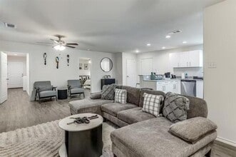 2310 Dalworth St in Grand Prairie, TX - Building Photo - Building Photo