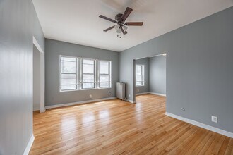 1319 W Estes Ave, Unit 17 in Chicago, IL - Foto de edificio - Building Photo