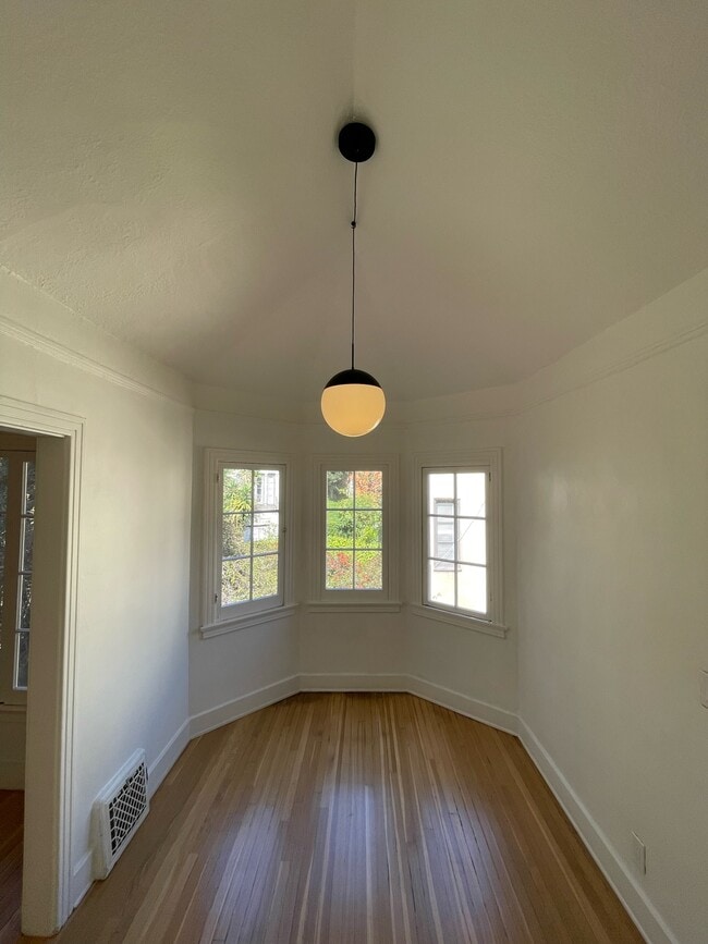 2076 Paramount Dr, Unit 2076 in Los Angeles, CA - Building Photo - Building Photo