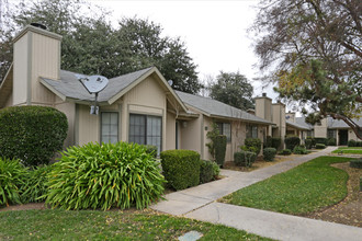 Myerwood Apartment Homes in Chowchilla, CA - Building Photo - Building Photo