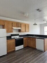 3402 Zephyr Rd, Unit D in Killeen, TX - Foto de edificio - Building Photo