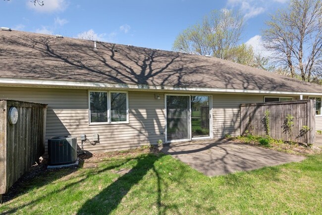 8327 Victoria Dr in Victoria, MN - Building Photo - Building Photo