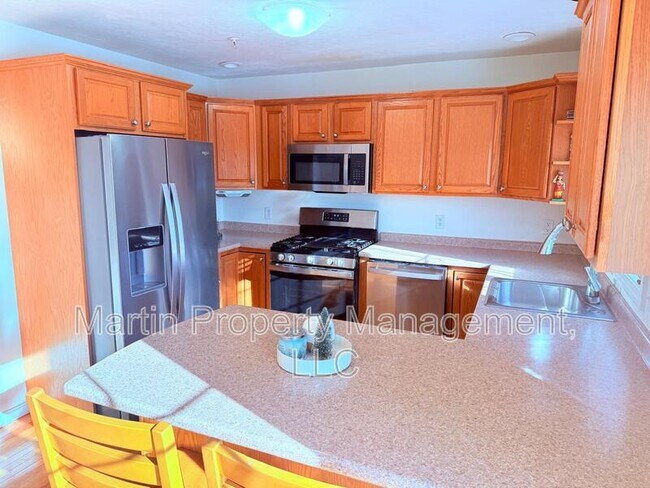 140 Stedman St in Chelmsford, MA - Building Photo - Building Photo