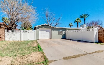 1430 E Meadowbrook Ave in Phoenix, AZ - Building Photo - Building Photo
