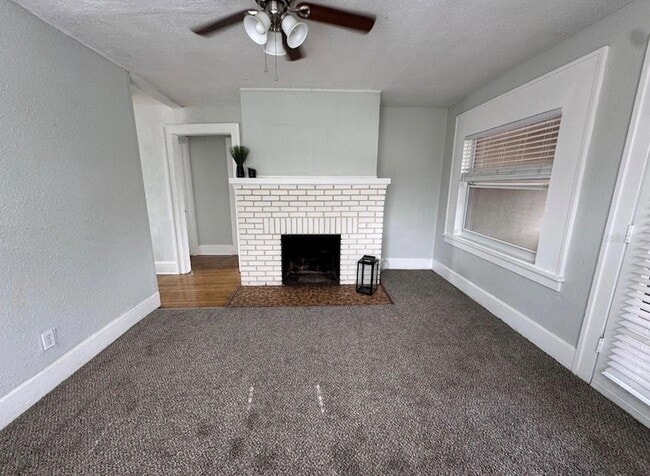 1310 28th St N, Unit Upper in St. Petersburg, FL - Foto de edificio - Building Photo