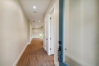 2061 19th Ave SW in Largo, FL - Building Photo - Building Photo